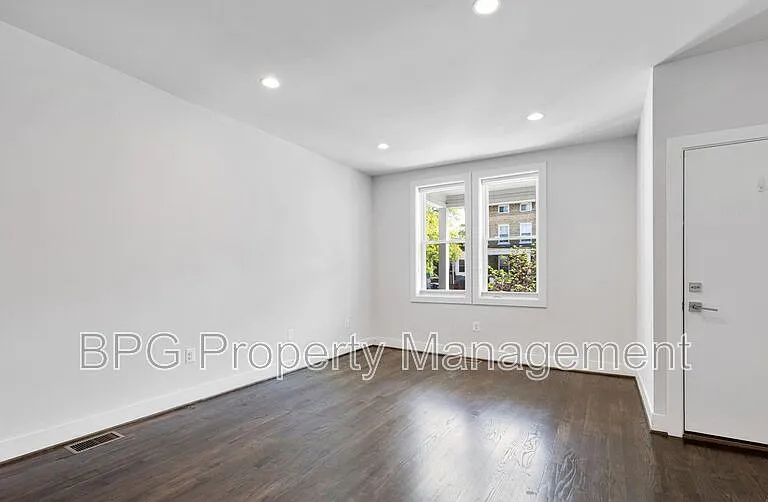 4122 5th St NW #1 — Photo 6