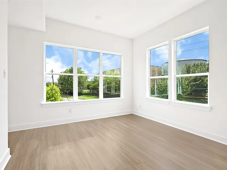 4602 Clay St #B — Photo 9