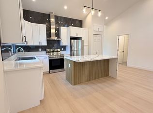 430 Glenwood Pl #B, Thousand Oaks, CA 91362