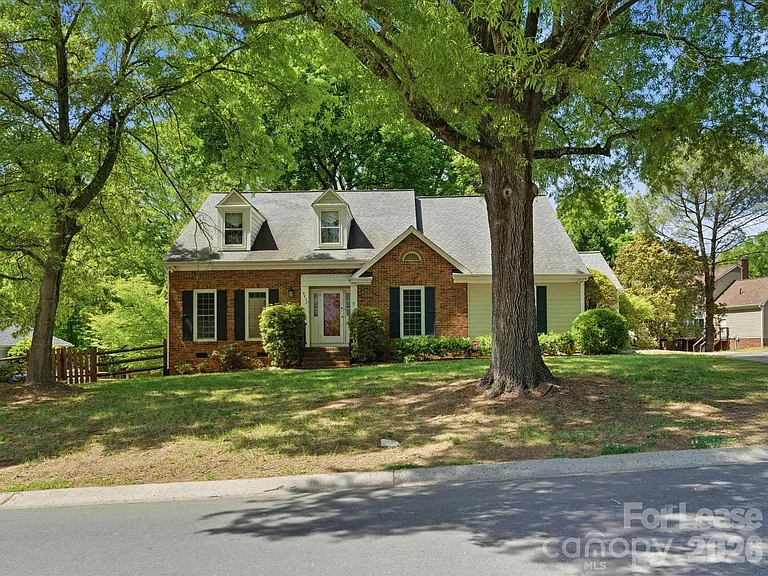 9437 Fairmead Dr — Photo 1