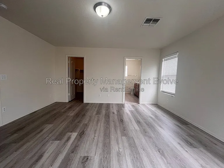 9503 N 82nd Ln — Photo 12