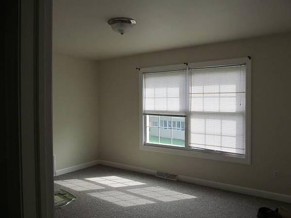 5th image of 4770 Brompton Dr