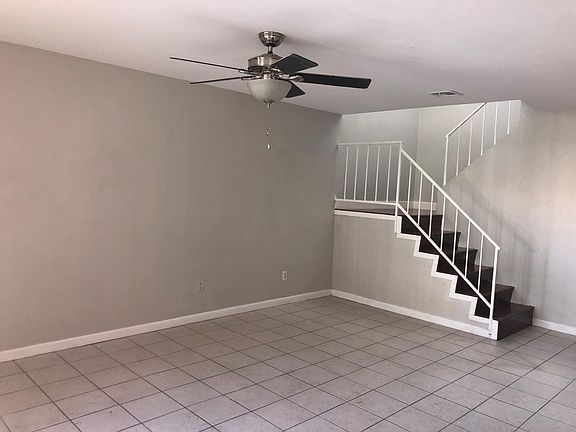 5th image of 1013 Willow Tree Dr Unit C