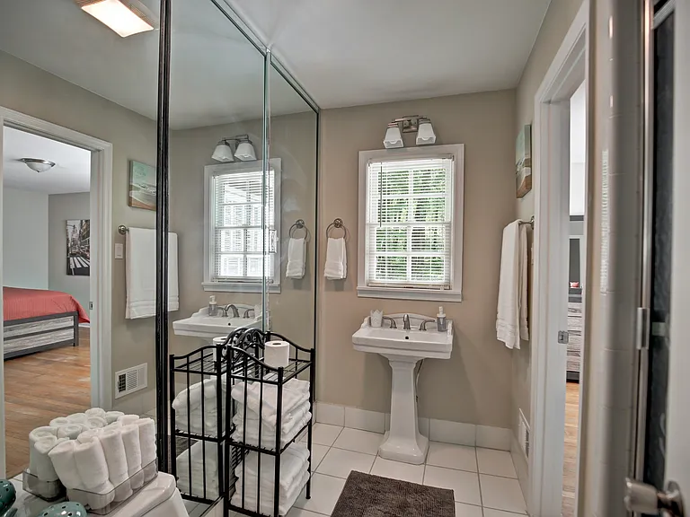 2885 Duke Of Gloucester St — Photo 25