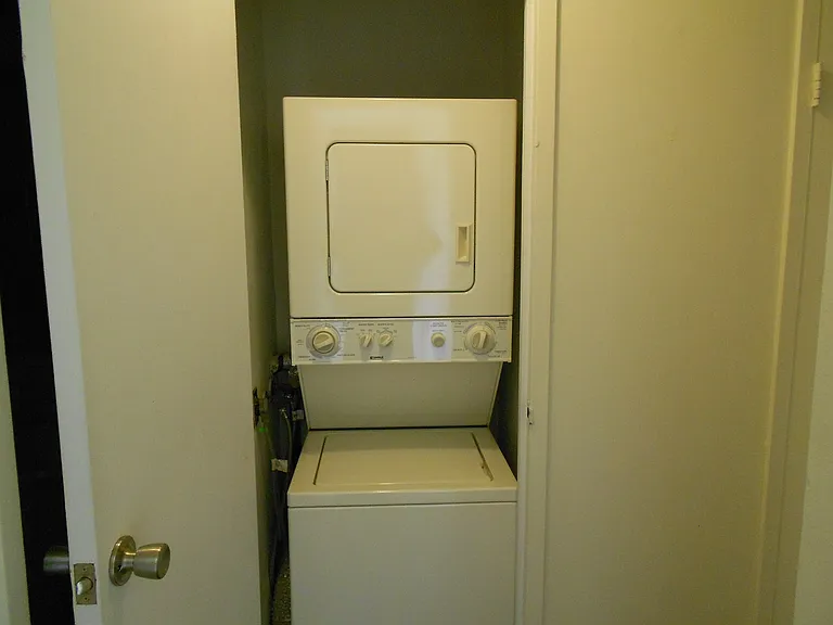 2 Elmwood Park Dr #512 — Photo 7