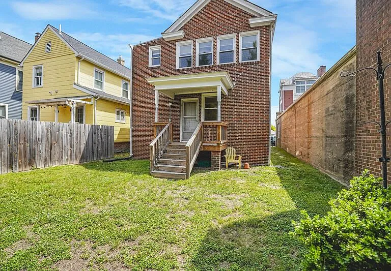 1004 Prince Edward St #1 — Photo 12