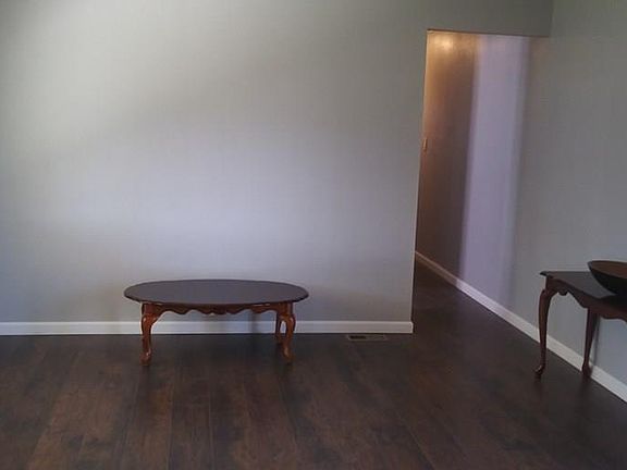4th image of 190 Circle Ln