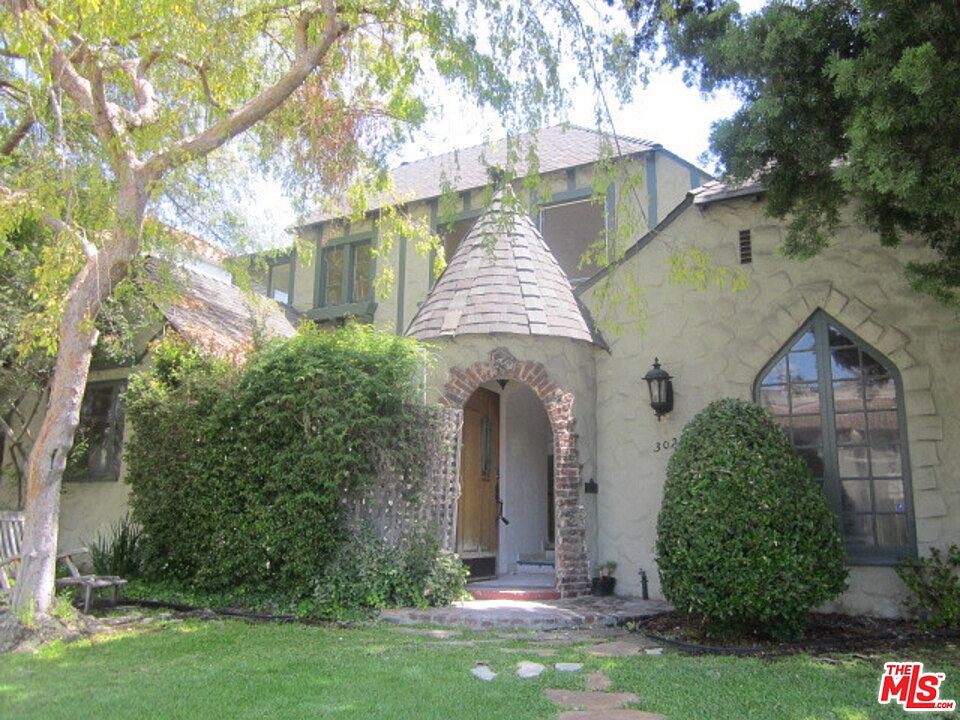 1st image of 302 N Mansfield Ave