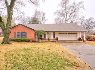 1012 Robin Hood Ln, Norman, OK 73072