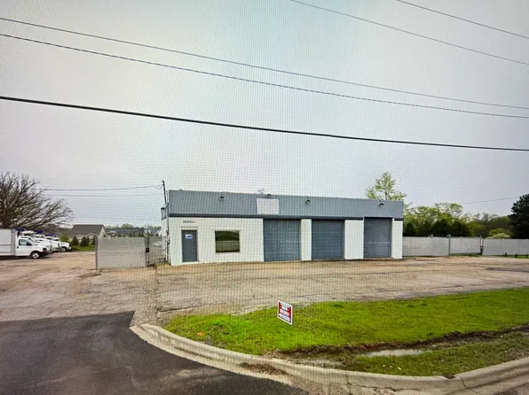 28W651 Roosevelt Rd, Winfield, IL 60190