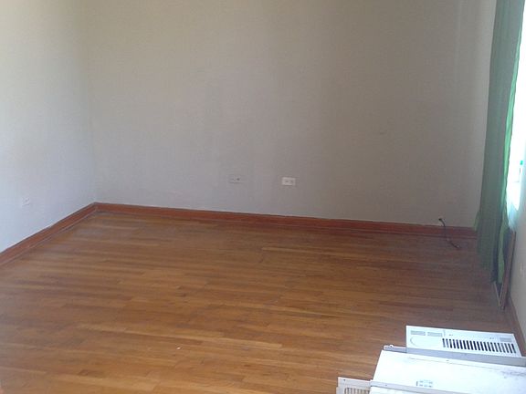 5th image of 1425 N Ashland Ave APT 2F