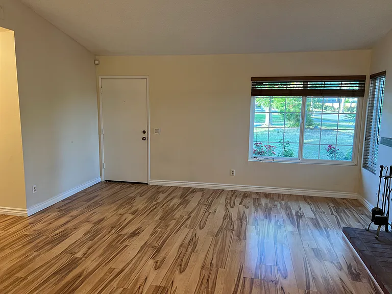12697 Saffron Ct — Photo 17