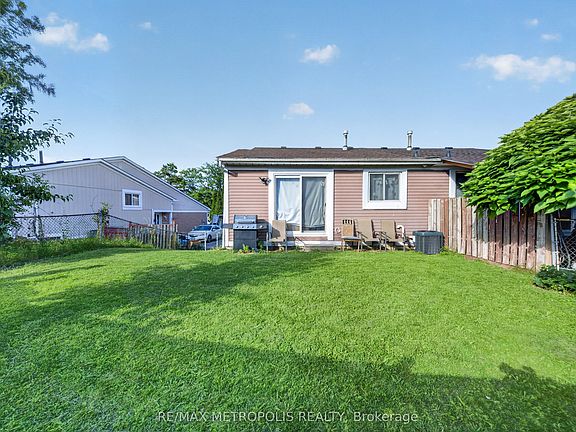 3rd image of 16 Stanbridge Ct