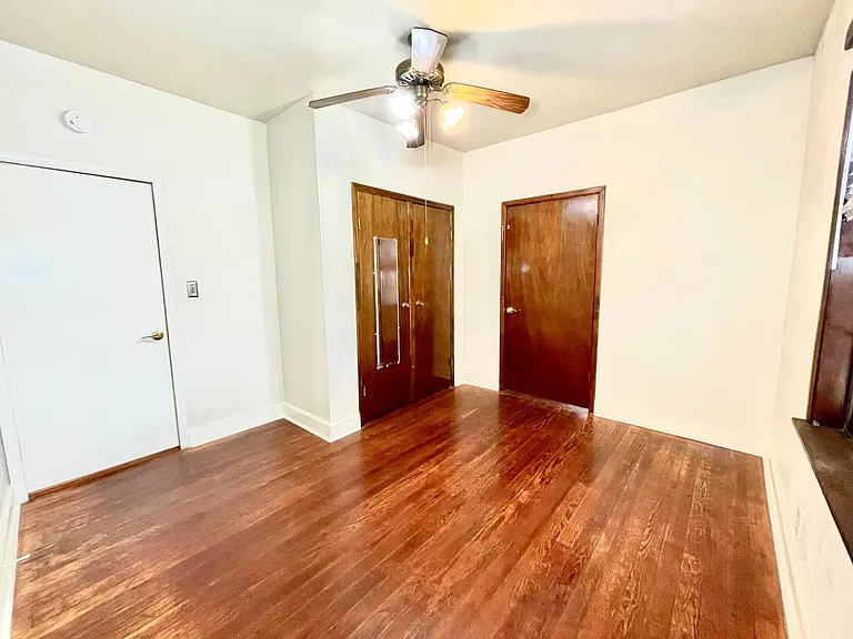 223 Sidney St — Photo 2