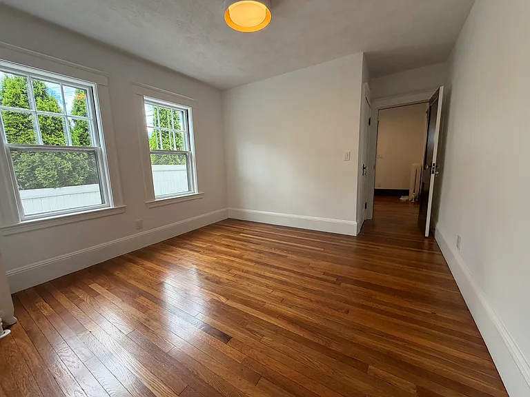 24 Louise St #24 — Photo 8