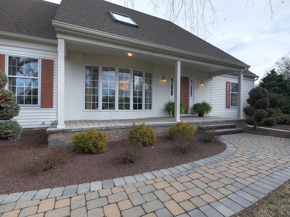 1st image of 2 Cranston Ct