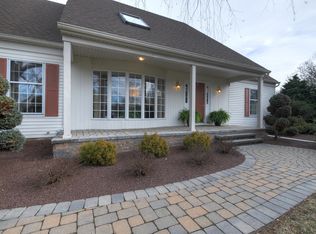 2 Cranston Ct, Princeton Junction, NJ 08550
