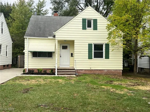 5200 Clement Ave, Maple Heights, OH 44137