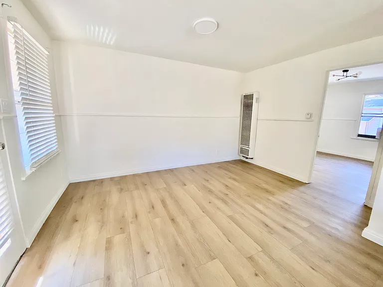 231 Melrose Ave #C — Photo 11