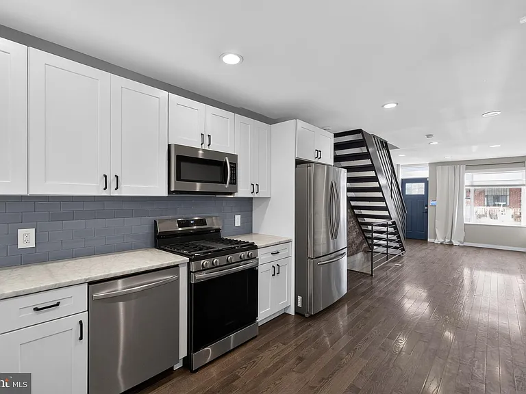 1911 S Lambert St — Photo 10