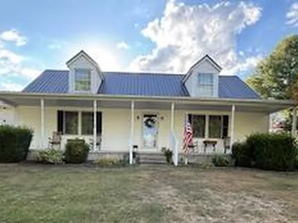 431 Mill Lawn Ave, Oak Hill, OH 45656