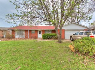 205 E Richmond Pl, Broken Arrow, OK 74012