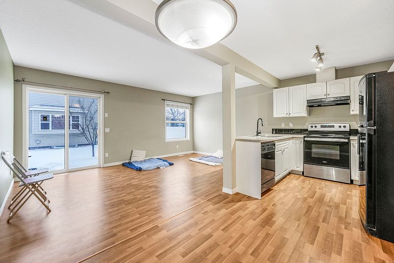 Edmonton Townhouse for rent - 3 Bedrooms — photo 17