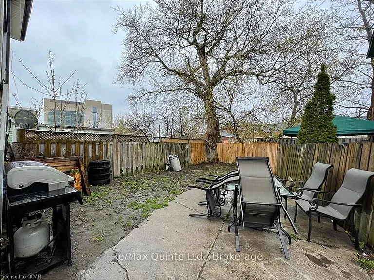 218 Coleman St — Photo 4