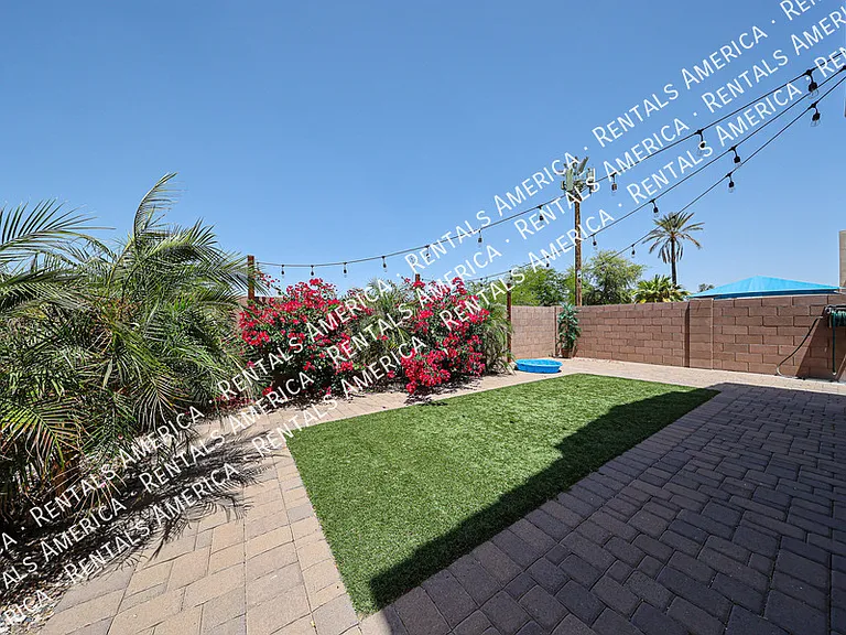1930 S Sycamore Pl — Photo 38