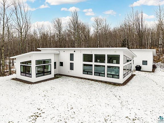 2nd image of 215 Montauk Ln