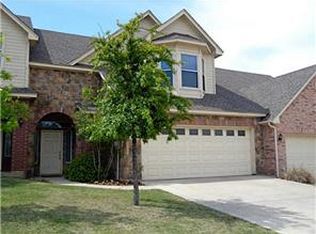 145 Greathouse Vlg, Decatur, TX 76234