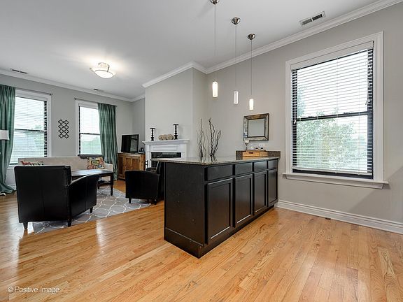 2nd image of 1658 W Wabansia Ave #3