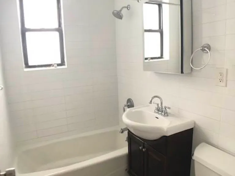 315 Ocean Pkwy #6E — Photo 2