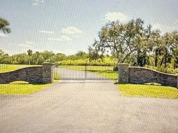 2508 Caloosa Shores Dr, Labelle, FL 33935
