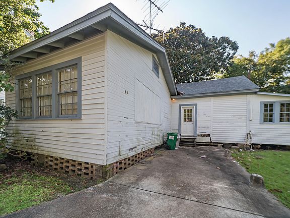 4th image of 1101 Polk Ave