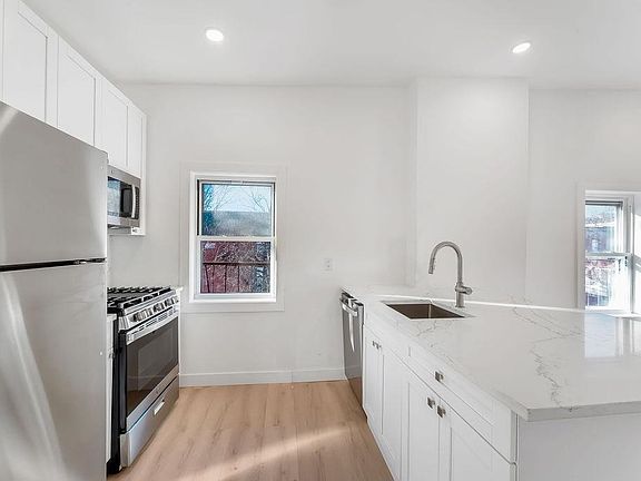 2nd image of 306 Varick St #4