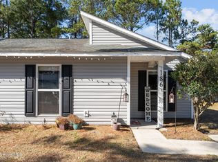 186 Village Cir, Jacksonville, NC 28546