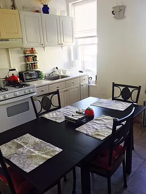 Rented by Halvatzis Realty | media 31