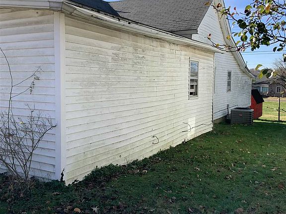 3rd image of 209 N 3rd St