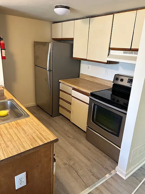 124 Whitburn Pl — Photo 3