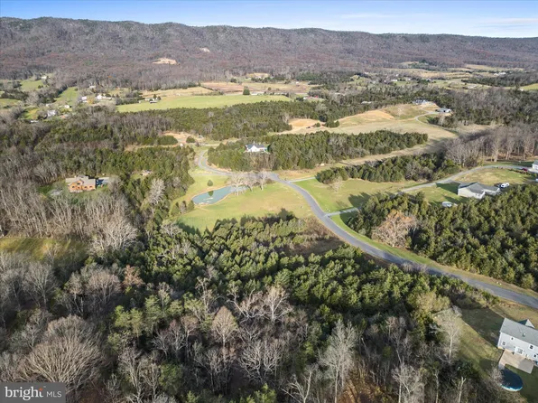61 Savannah Dr, Strasburg, VA 22657