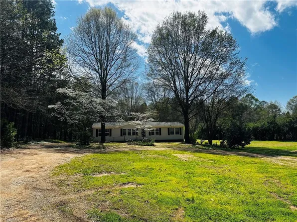 134 Browns Hill Ln, Mooresville, NC 28115