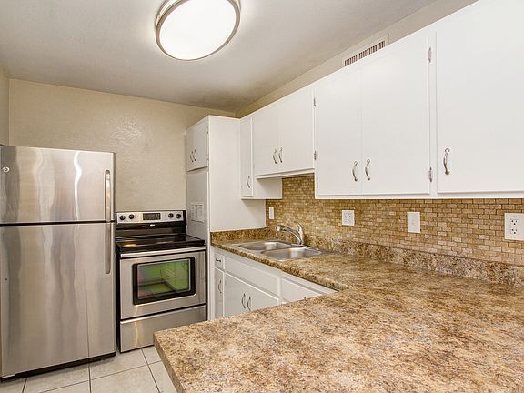 3rd image of 645 W Hazelwood St #5