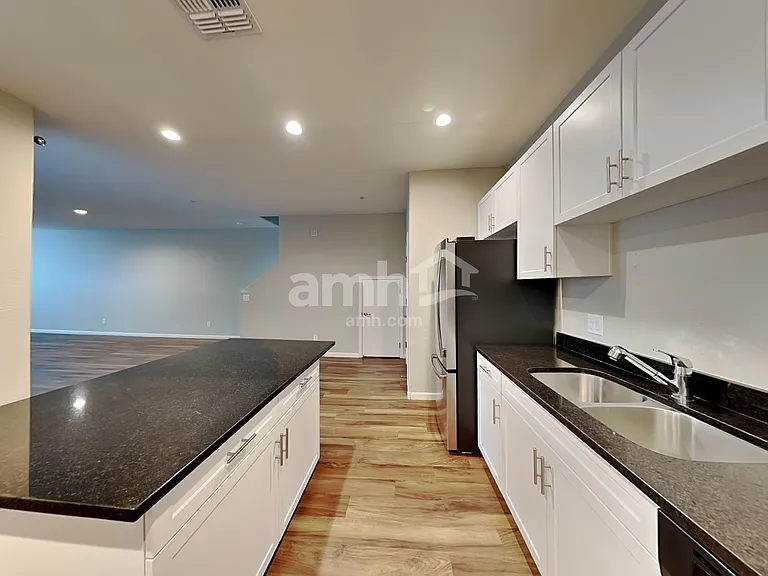 20759 W Maiden Ln — Photo 5