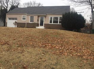5206 W 51st St, Roeland Park, KS 66205