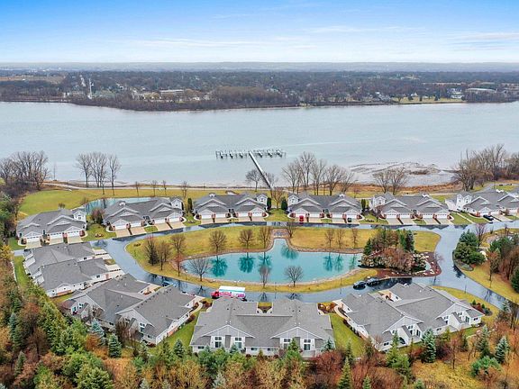 4th image of 2621 Bay Harbor Cir