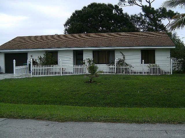 1st image of 873 SE Celtic Avenue