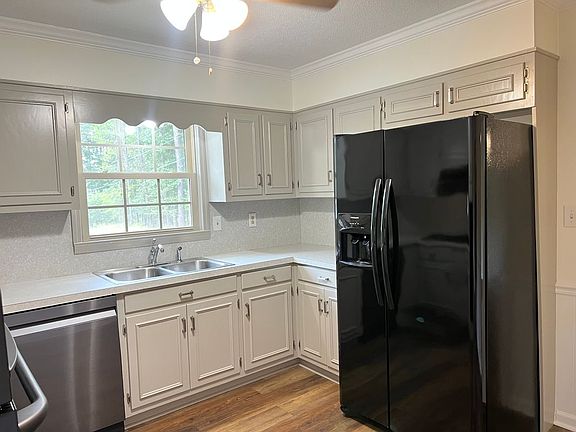4th image of 8505 Bells Ferry Rd