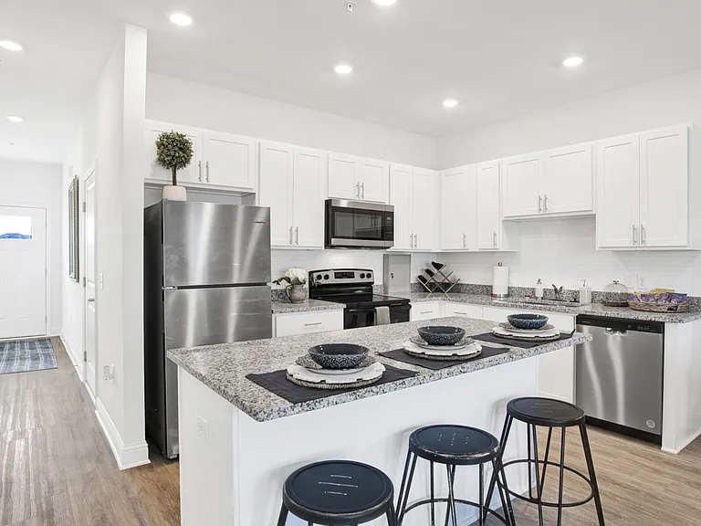 26978 Port Washington Ln — Photo 2