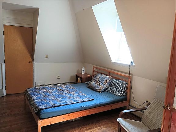 2nd image of 641 Whitney Ave #3C